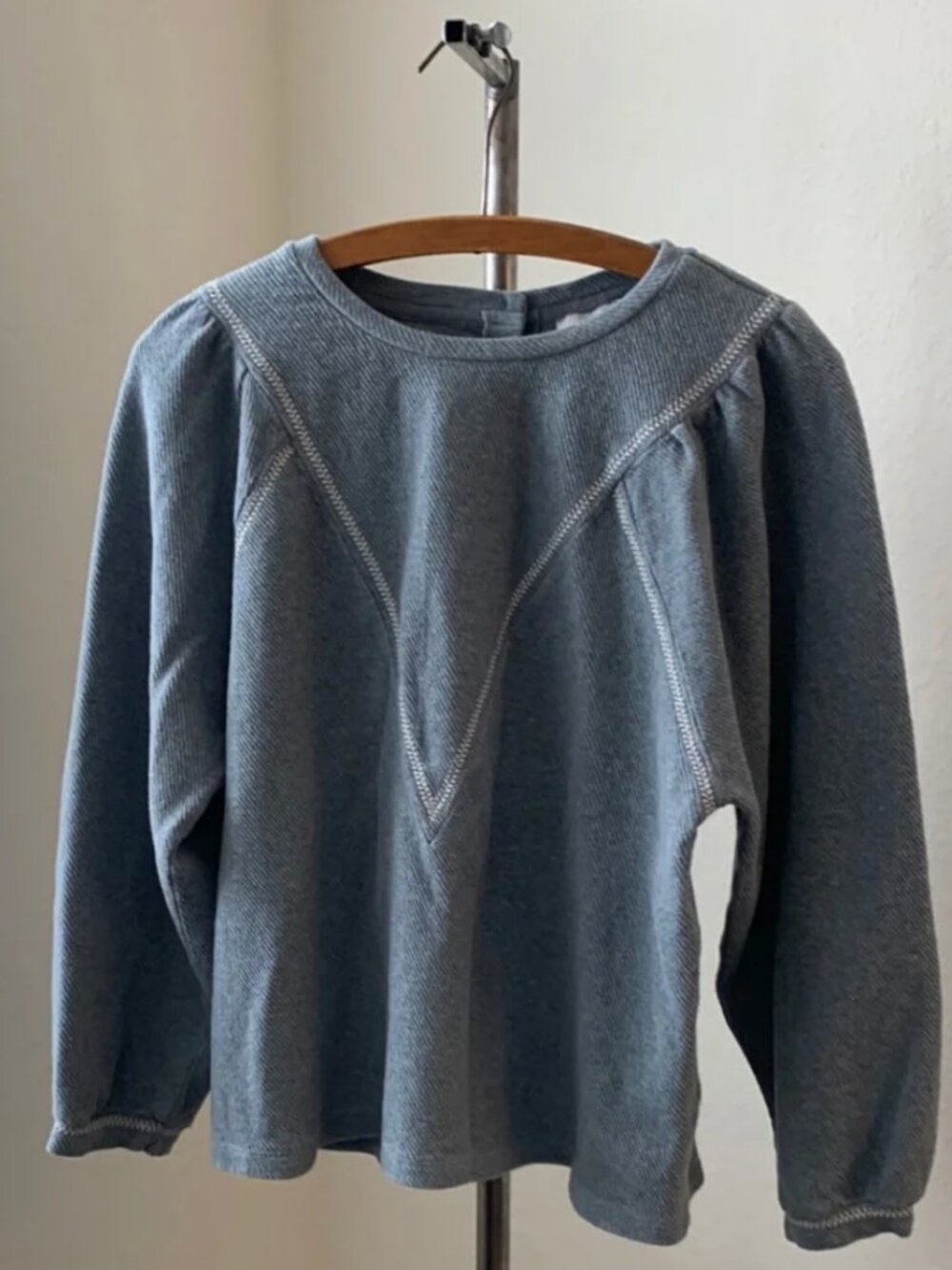 WRAP London sz 8 blue 100% cotton sweatshirt EUC